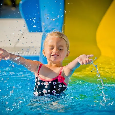 Aqua Beach#pool#sauna#jacuzzi No Limit Apartman