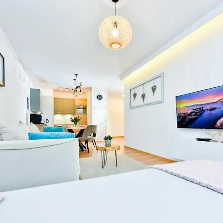 Aqua Beach#pool#sauna#jacuzzi No Limit Apartman *